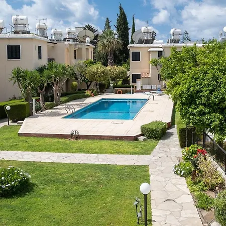 Dalia Seaside 2 Bedroom Apartment With Pool & Garden Paphos Exterior photo