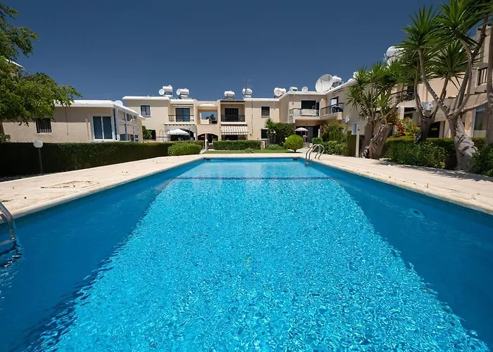 Dalia Seaside 2 Bedroom Apartment With Pool & Garden