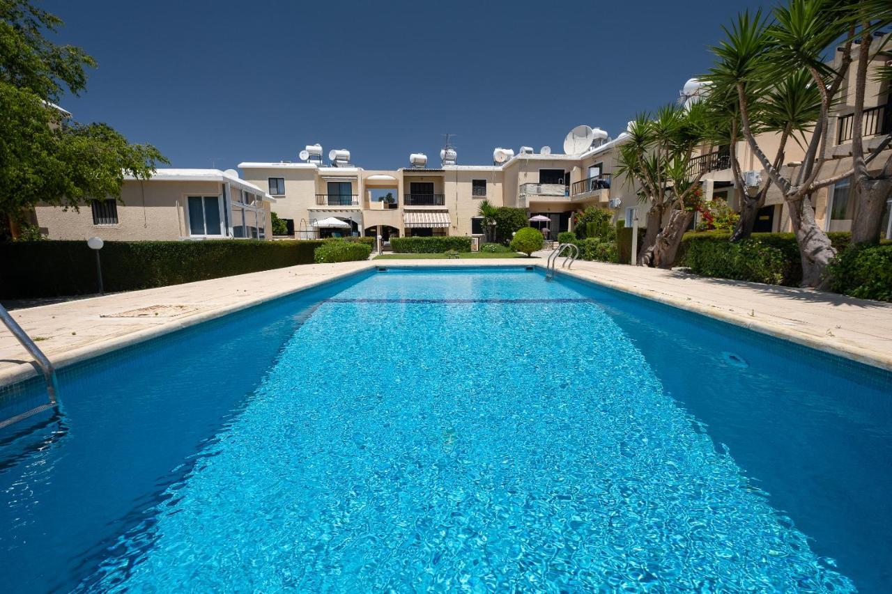 Dalia Seaside 2 Bedroom With Pool & Garden Apartment *
