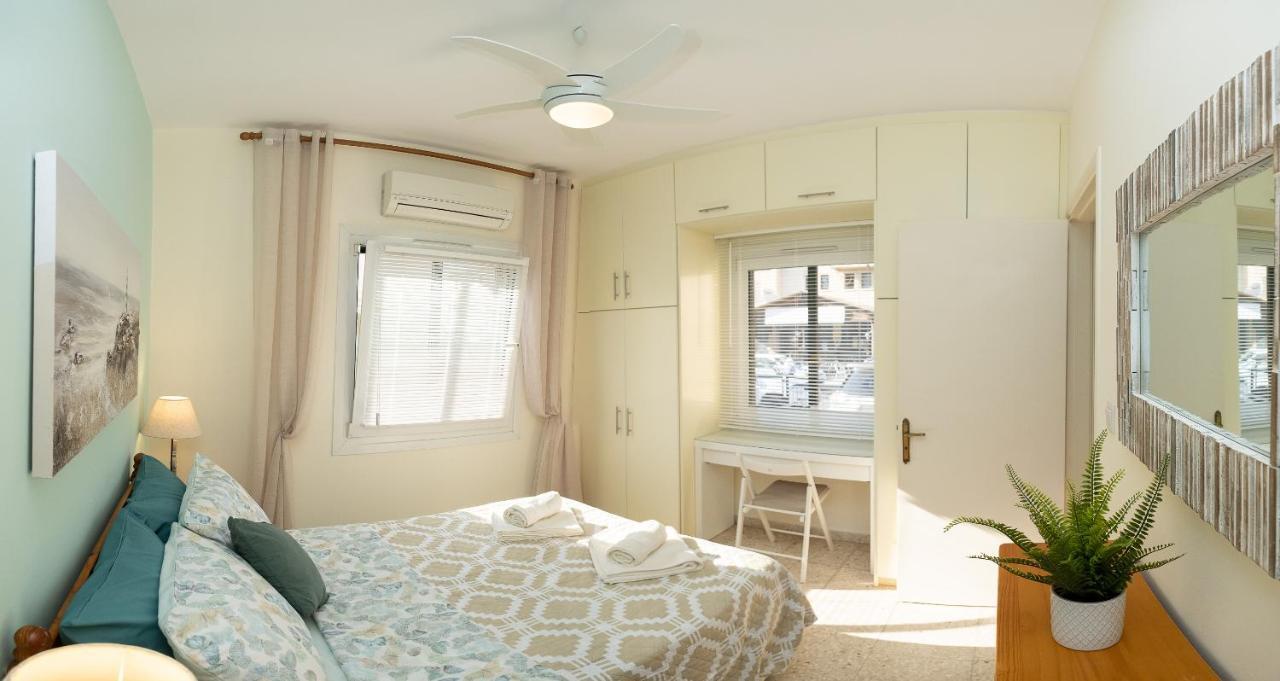 Dalia Seaside 2 Bedroom With Pool & Garden Apartment *