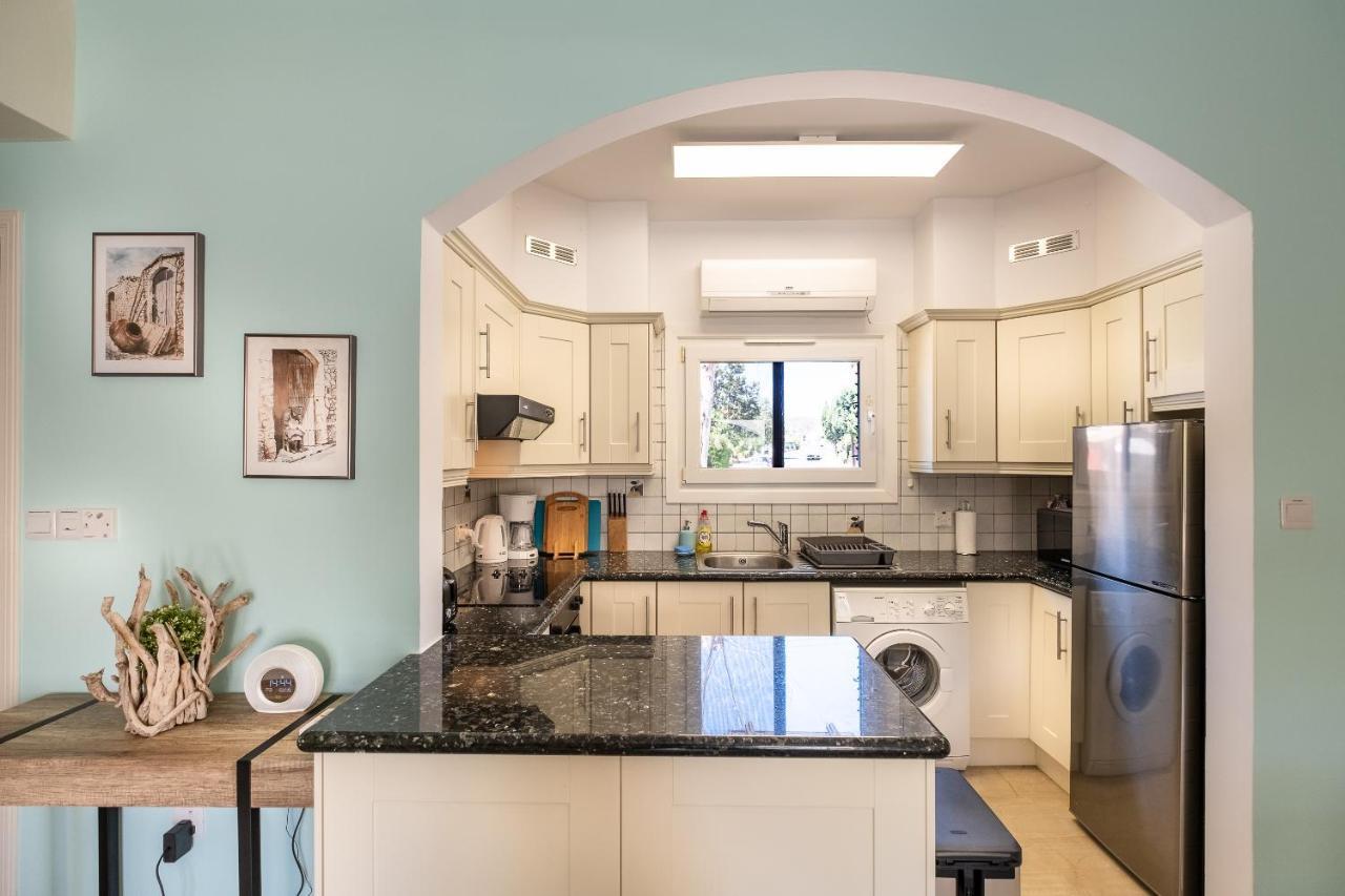 Dalia Seaside 2 Bedroom With Pool & Garden Apartment Paphos